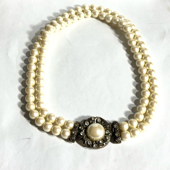 Vintage Dauplaise Faux Pearl Double Strand Necklace Elaborate Clasp Old Money - Picture 5 of 11